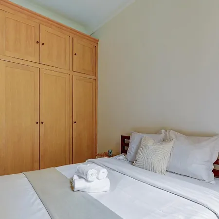 The Seine & Pont De L'alma - 2br With Balcony - Cityapartmentstay Parigi