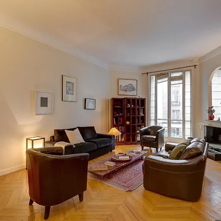 The Seine & Pont De L'alma - 2br With Balcony - Cityapartmentstay Parigi