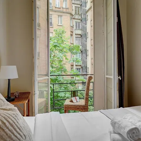 The Seine & Pont De L'alma - 2br With Balcony - Cityapartmentstay Paris