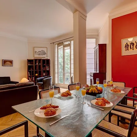 Apartment The Seine & Pont De L'alma - 2br With Balcony - Cityapartmentstay